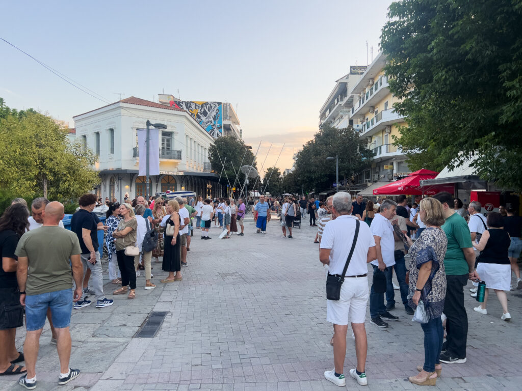 Συγκέντρωση για τα Τέμπη στην Πλατεία Ρήγα Φεραίου – Το αίτημα για δικαιοσύνη παραμένει ζωντανό (φωτό) – ONLARISSA.GR Νέα Ειδήσεις Λάρισα