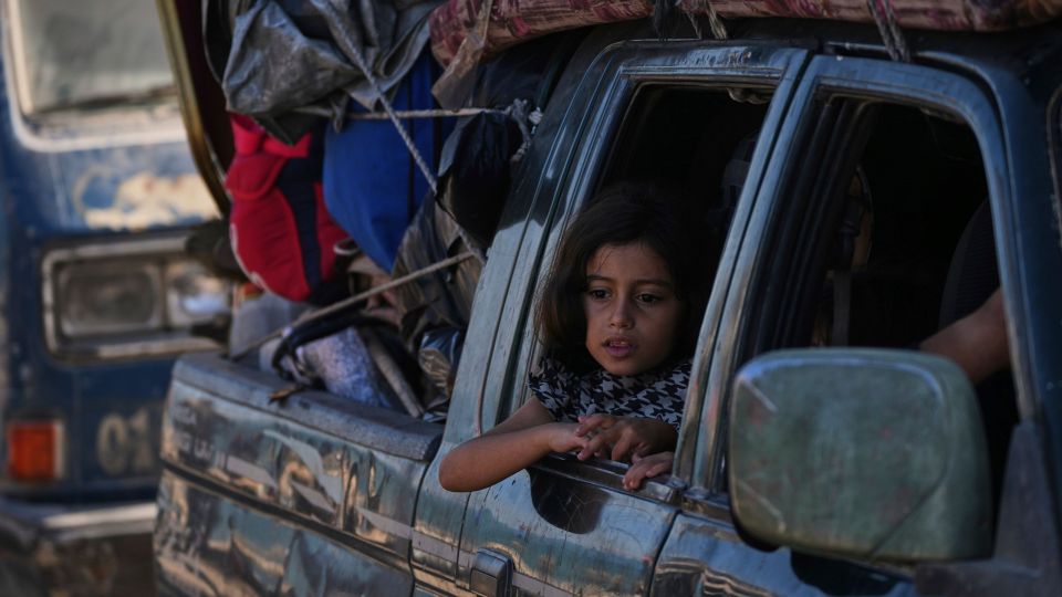 Γάζα: Παγιδευμένοι ανάμεσα σε πυρά χιλιάδες Παλαιστίνιοι – Νέο βέτο των ΗΠΑ στον ΟΗΕ