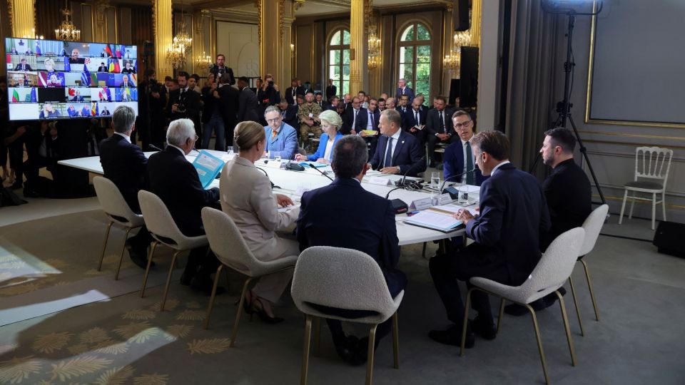 Ποιοι δεσμεύτηκαν και σε τι για τις εγγυήσεις ασφαλείας στην Ουκρανία – Ο κρίσιμος ρόλος των ΗΠΑ