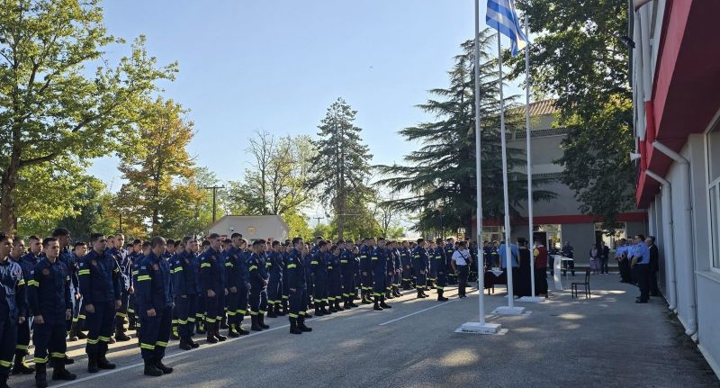 Με τον καθιερωμένο αγιασμό ξεκίνησε η νέα χρονιά στη Σχολή Πυροσβεστών Πτολεμαΐδας – Δείτε φωτογραφίες