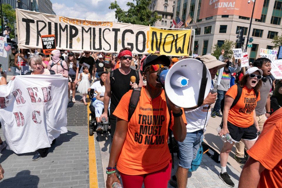 ΗΠΑ: Διαδήλωση στην Ουάσινγκτον – Ζητούν απόσυρση της Εθνοφρουράς από τους δρόμους