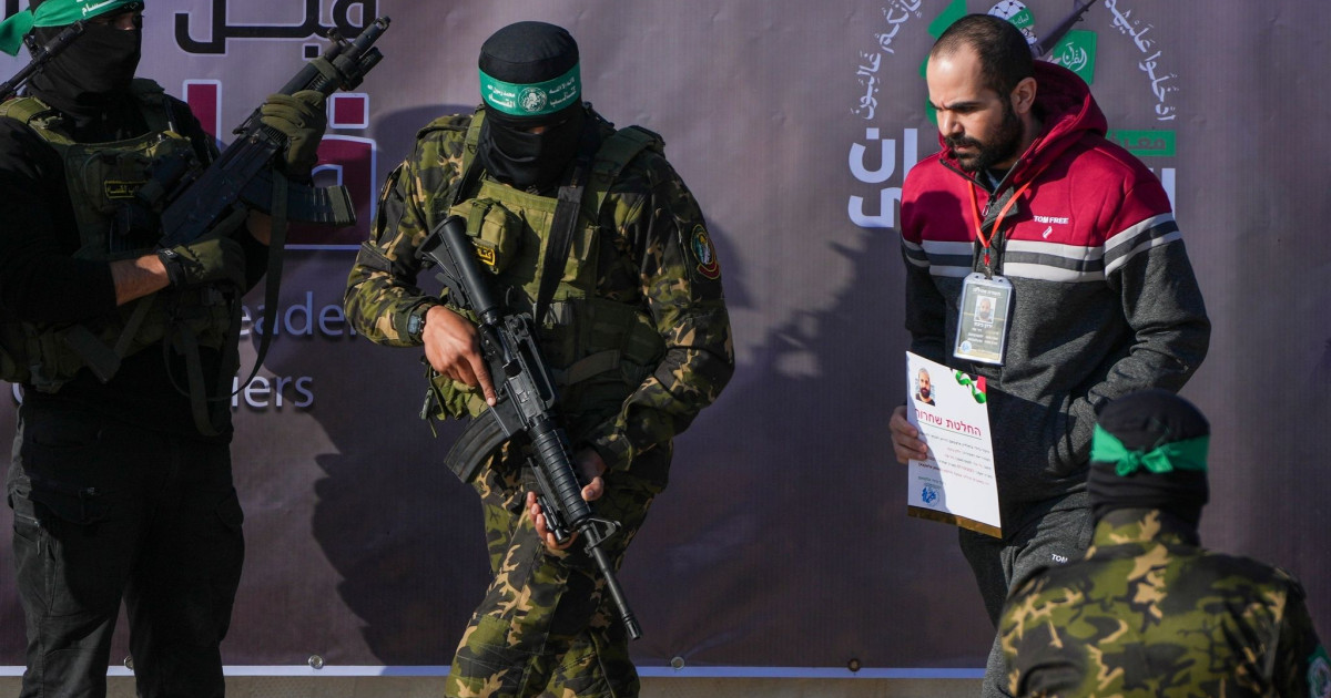 «Φωτογραφία αποχαιρετισμού» των ομήρων δημοσίευσε η Χαμάς