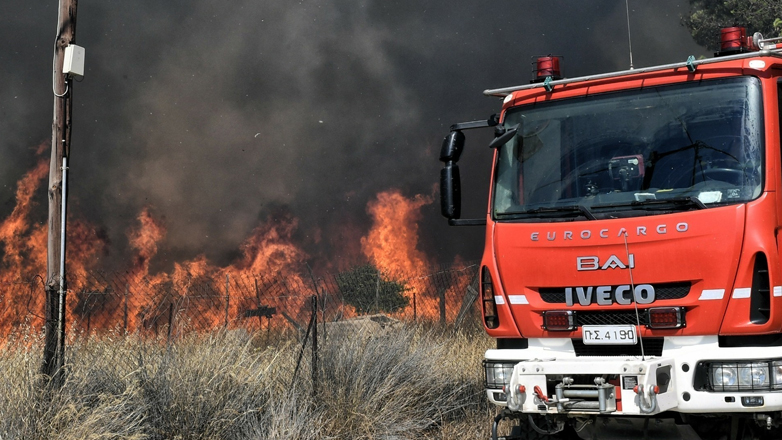 Μεγάλη φωτιά σε δασική έκταση στην Αργολίδα
