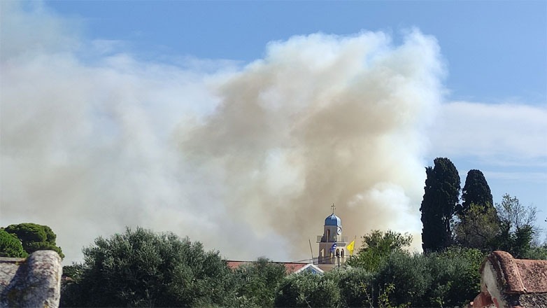 Φωτιά στην Κεφαλονιά – Εκκενώθηκαν τρεις οικισμοί