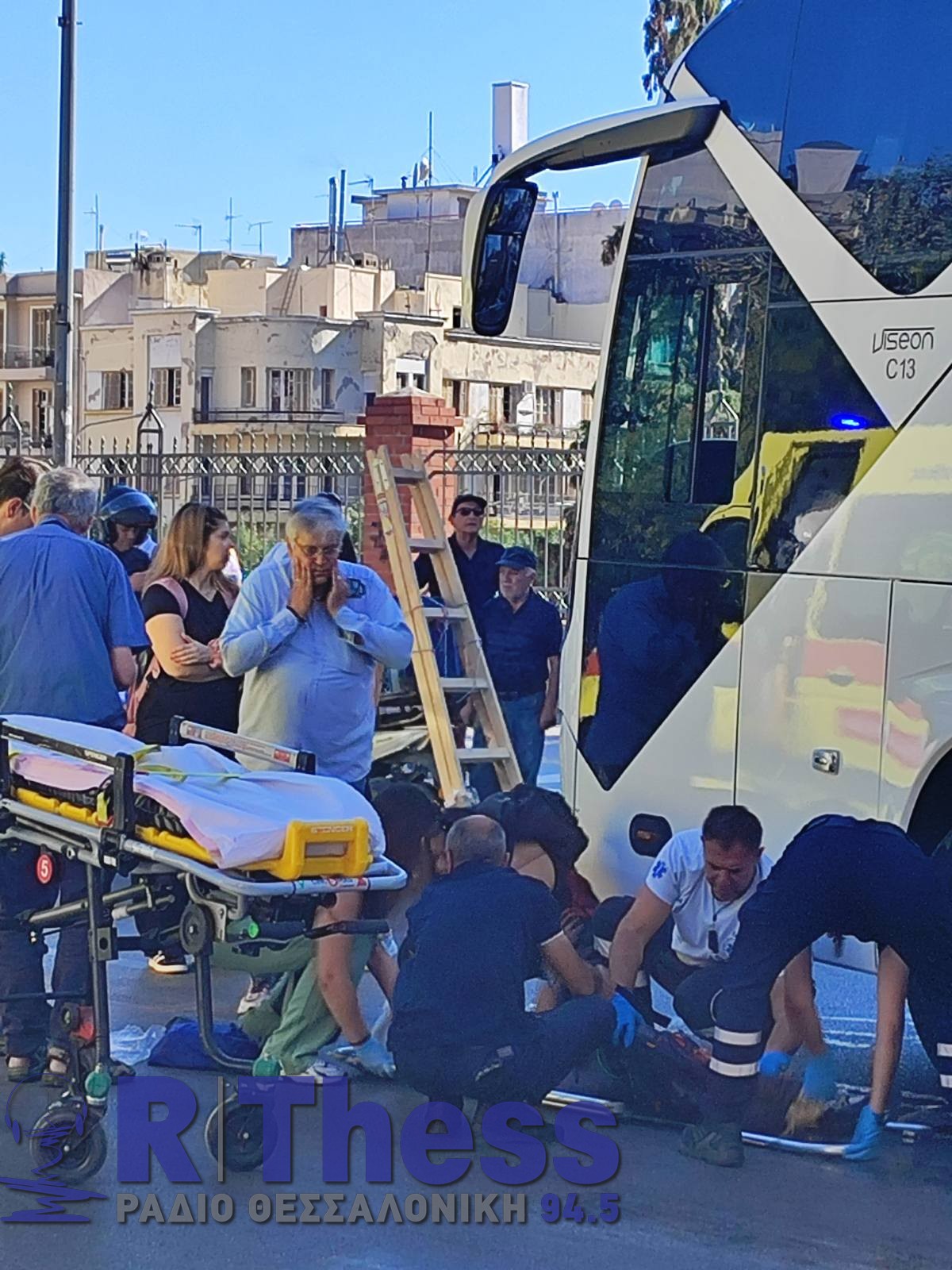 Θεσσαλονίκη: Παράσυρση πεζής από λεωφορείο (PHOTO)