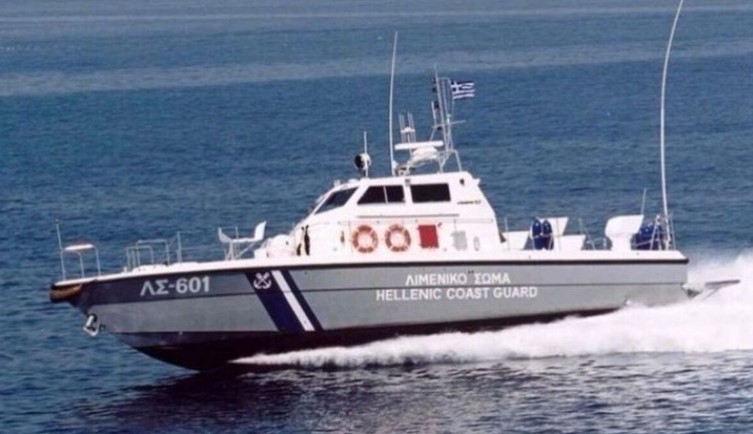 Ερέτρια: 72χρονη ανασύρθηκε χωρίς τις αισθήσεις της από θαλάσσια περιοχή