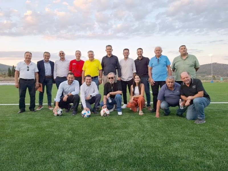 Εγκαίνια με φιλικό αγώνα ποδοσφαίρου στο γήπεδο Μεγαπλατάνου του Δήμου Λοκρών