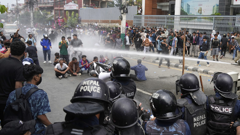 Νεπάλ: Άρση απαγόρευσης στα κοινωνικά δίκτυα μετά από αιματηρές διαδηλώσεις με 19 νεκρούς
