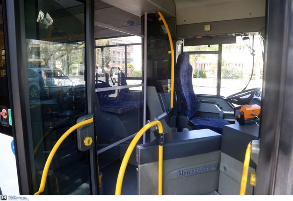 Χειροπέδες σε 61χρονο στη Θεσσαλονίκη – Φωτογράφιζε νεαρή σε αστικό λεωφορείο