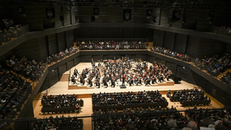 Μπαρτ Ντε Βεβέρ: Καταγγέλλει την ακύρωση συναυλίας της Φιλαρμονικής Ορχήστρας του Μονάχου υπό την διεύθυνση Ισραηλινού