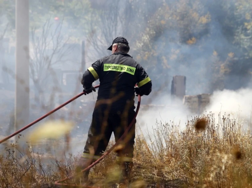Υπό μερικό έλεγχο η φωτιά στις Κομποτάδες Φθιώτιδας