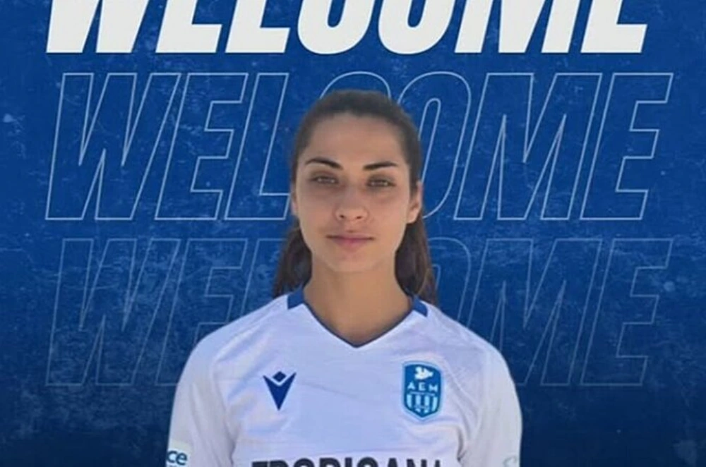 H Νουρ Σελλαβτζή στην Α.Ε. Μυκόνου