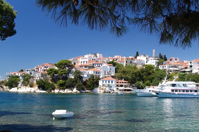 45χρονος χτύπησε 28χρονο στο κεφάλι για τα «μάτια» νεαρής γυναίκας – ONLARISSA.GR Νέα Ειδήσεις Λάρισα