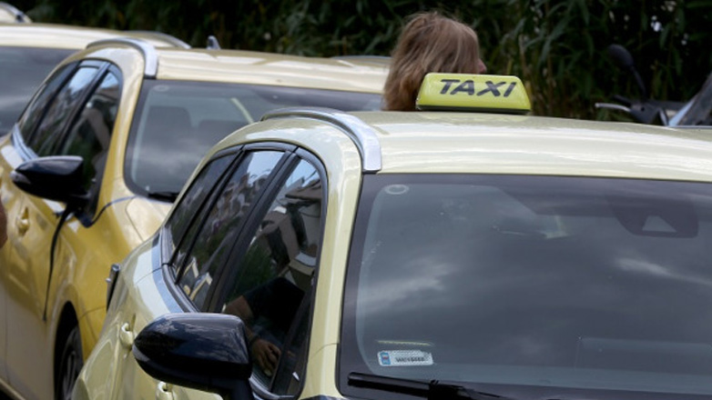 Ταξί: «Χειρόφρενο» έως τις 6 το πρωί της Πέμπτης