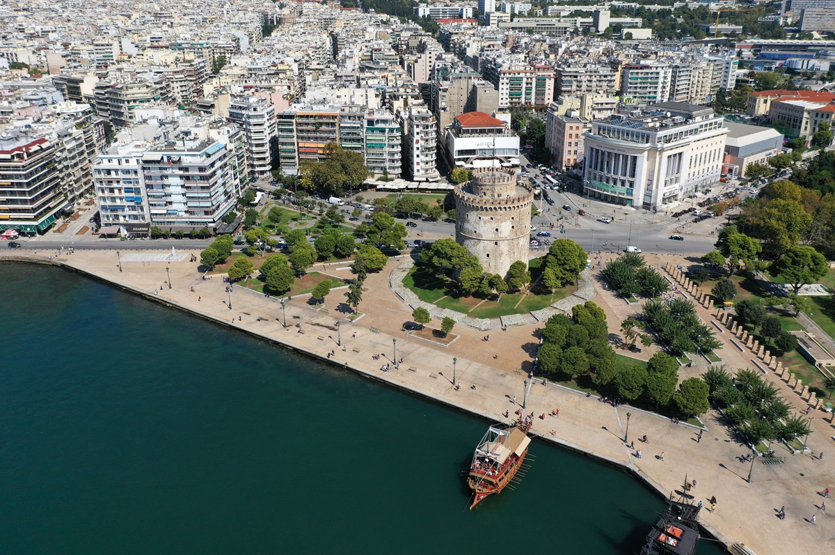 Συμβαίνει τώρα: Χωρίς ρεύμα πολλές περιοχές στη Θεσσαλονίκη