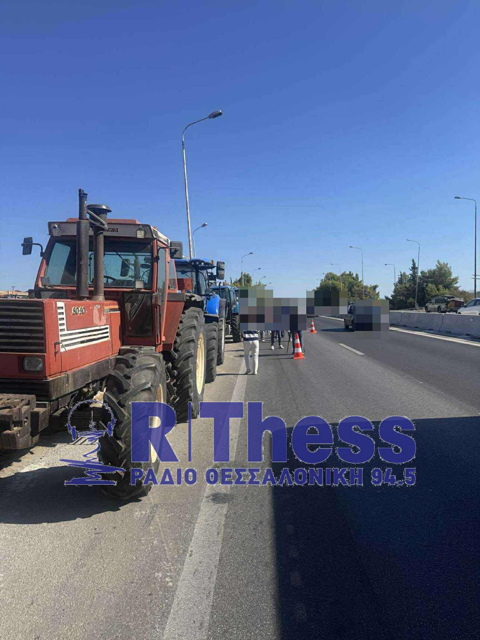 Θεσσαλονίκη: Βγήκαν τα τρακτέρ στη Μουδανιών (PHOTO+VIDEO)