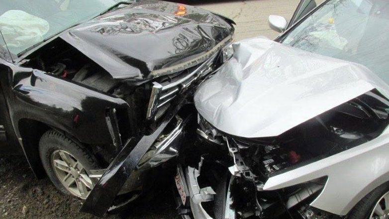 Θεσσαλονίκη: Μετωπική σύγκρουση δύο Ι.Χ. – Νεκρή μία 79χρονη γυναίκα