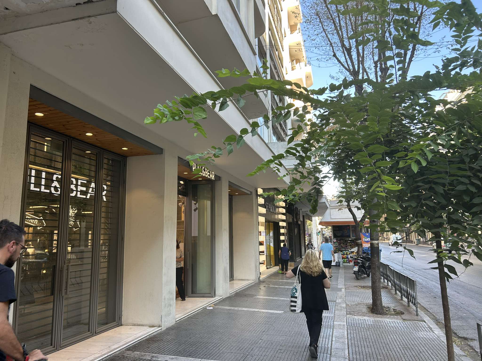 Θεσσαλονίκη: Τεράστιο κλαδί δέντρου έπεσε στην Τσιμισκή – Ουρές ΙΧ