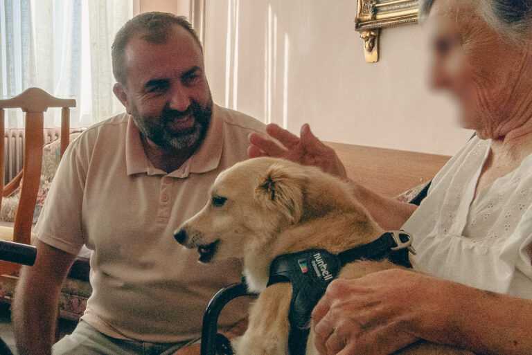 Καβάλα: Όταν τα ζώα συντροφιάς προσφέρουν χαρά και παρηγοριά στους ηλικιωμένους [φωτογραφίες]