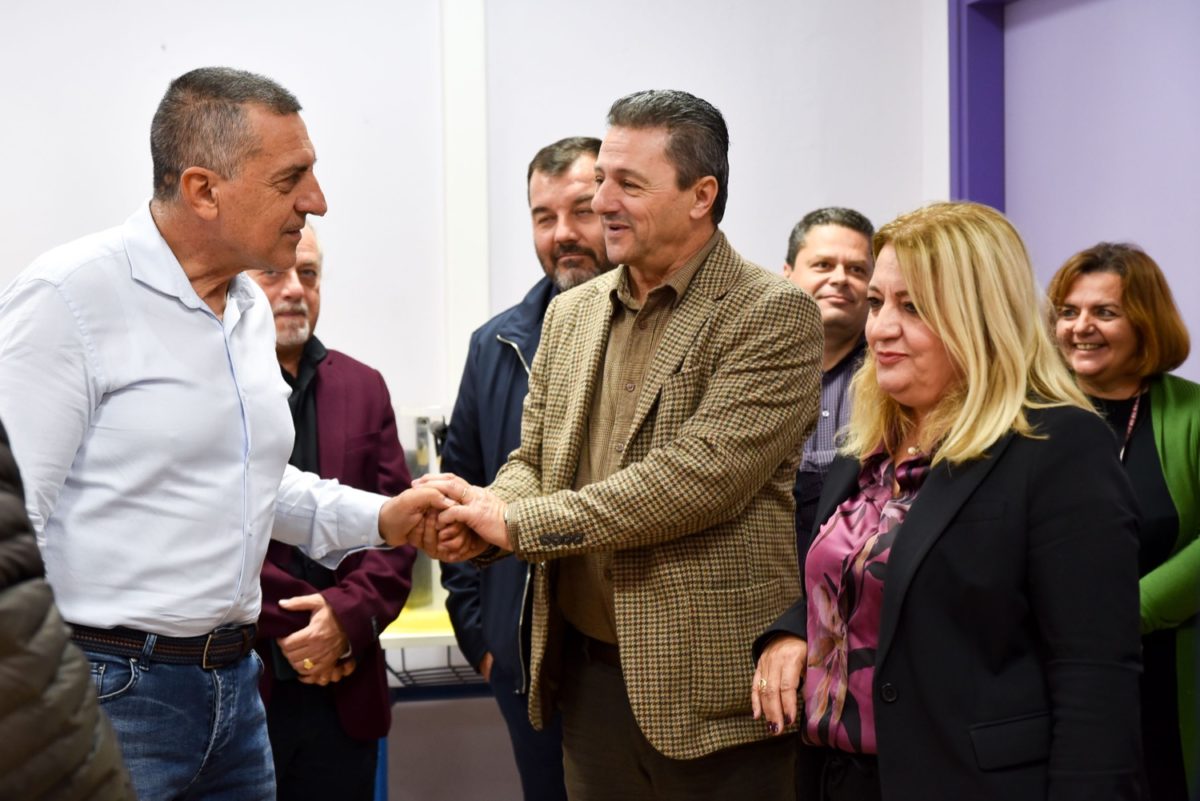 Παράδοση 20 υπολογιστών από την Περιφέρεια στο Τμήμα Διαιτολογίας και Διατροφολογίας του Πανεπιστημίου Θεσσαλίας (φώτο)