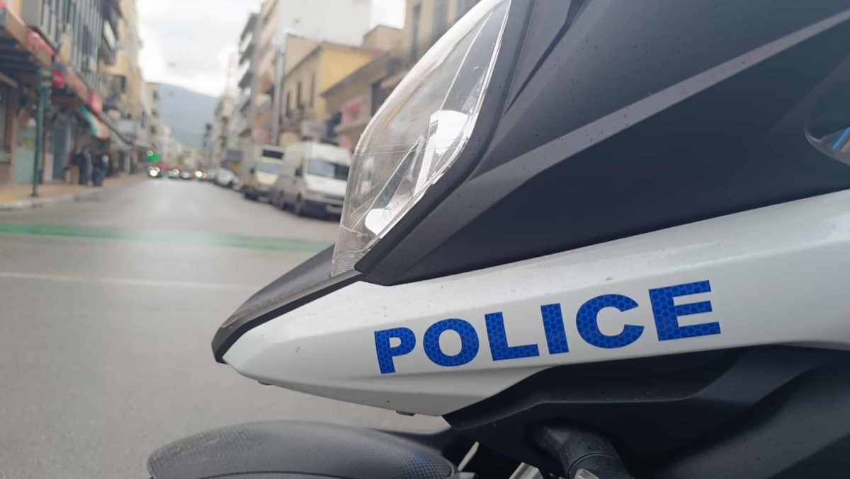 Τροχαίο ατύχημα στο κέντρο του Βόλου – Τραυματίστηκε οδηγός μοτοσικλέτας