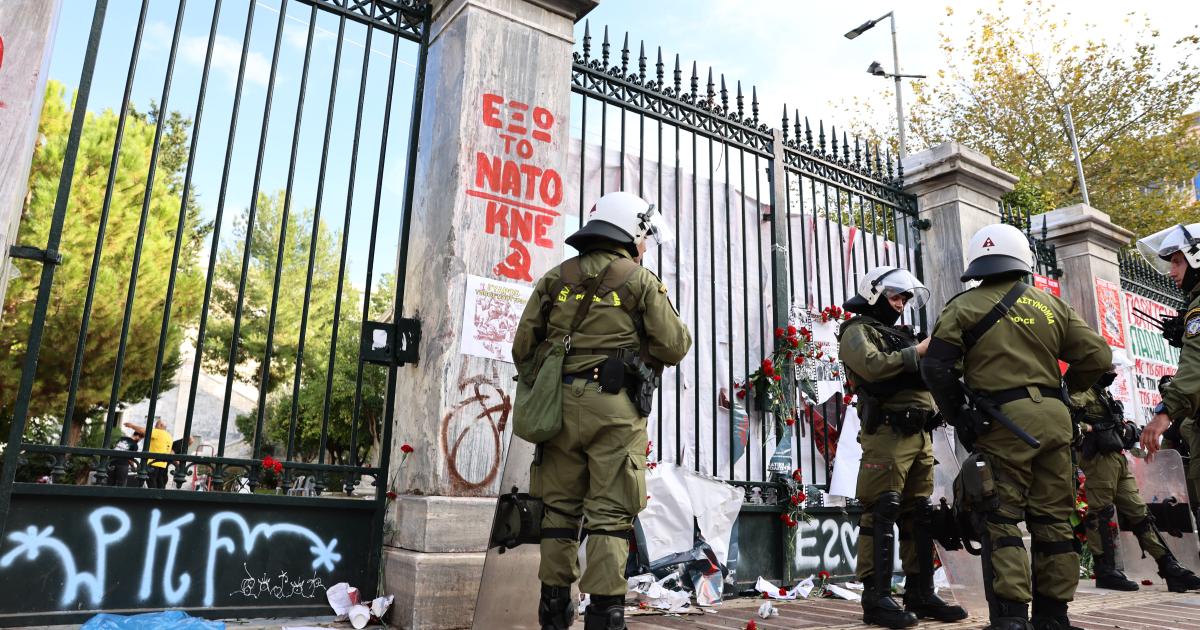 Η ΕΛΑΣ προχώρησε σε 19 προσαγωγές και μία σύλληψη γύρω από το Πολυτεχνείο