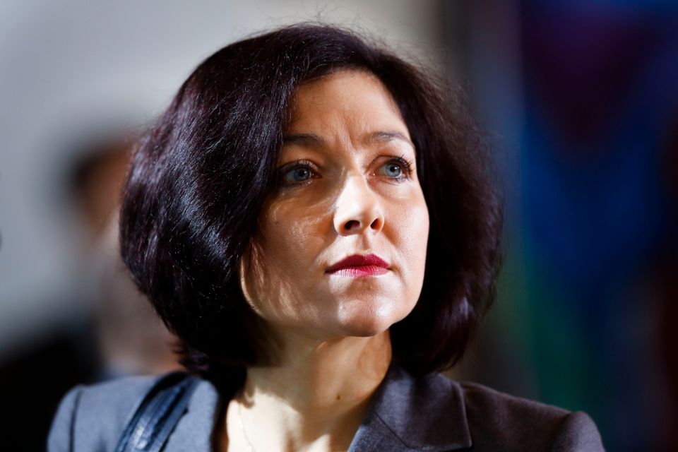 Κούρεμα, χτένισμα, μακιγιάζ, φωτογράφοι: Πού πηγαίνουν χιλιάδες ευρώ από την κυβέρνηση της Γερμανίας