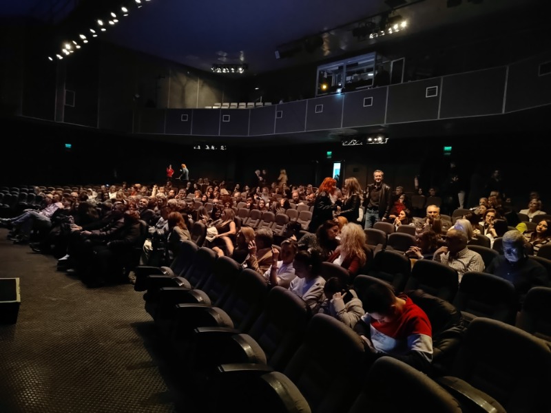 Πρεμιέρα για τον “Άμλετ*” στην Αίθουσα Τέχνης Κοζάνης – Δείτε φωτογραφίες