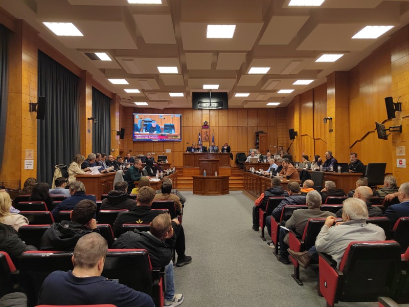 Αγρότες και κτηνοτρόφοι στο Περιφερειακό Συμβούλιο Δυτικής Μακεδονίας για τα οξυμένα προβλήματα του κλάδου – Δείτε φωτογραφίες και βίντεο