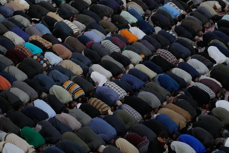 Ιράν: Συλλογική προσευχή για να βρέξει μπροστά στην ξηρασία