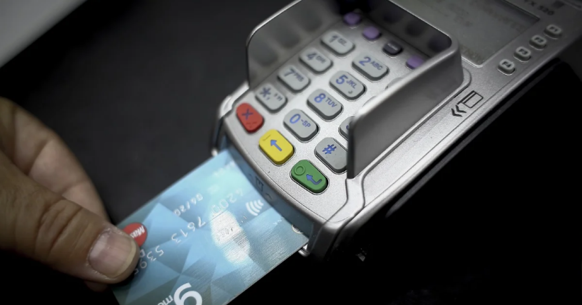 Ηλεκτρονικές αποδείξεις: Πρόσθετος φόρος έως 22% από το 2026 – Ποιες δαπάνες «μετρούν» και πώς χτίζεται το 30%