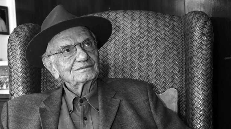 Βασίλης Βασιλικός: Στιγμές από τη ζωή και το έργο του