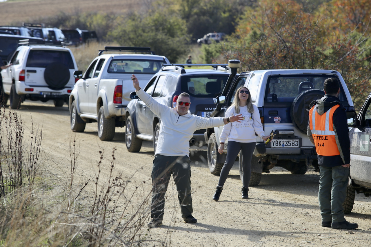100 τετρακίνητα αυτοκίνητα στην «βόλτα για το Παιδί» του ΣΤΕ.ΒΕ.