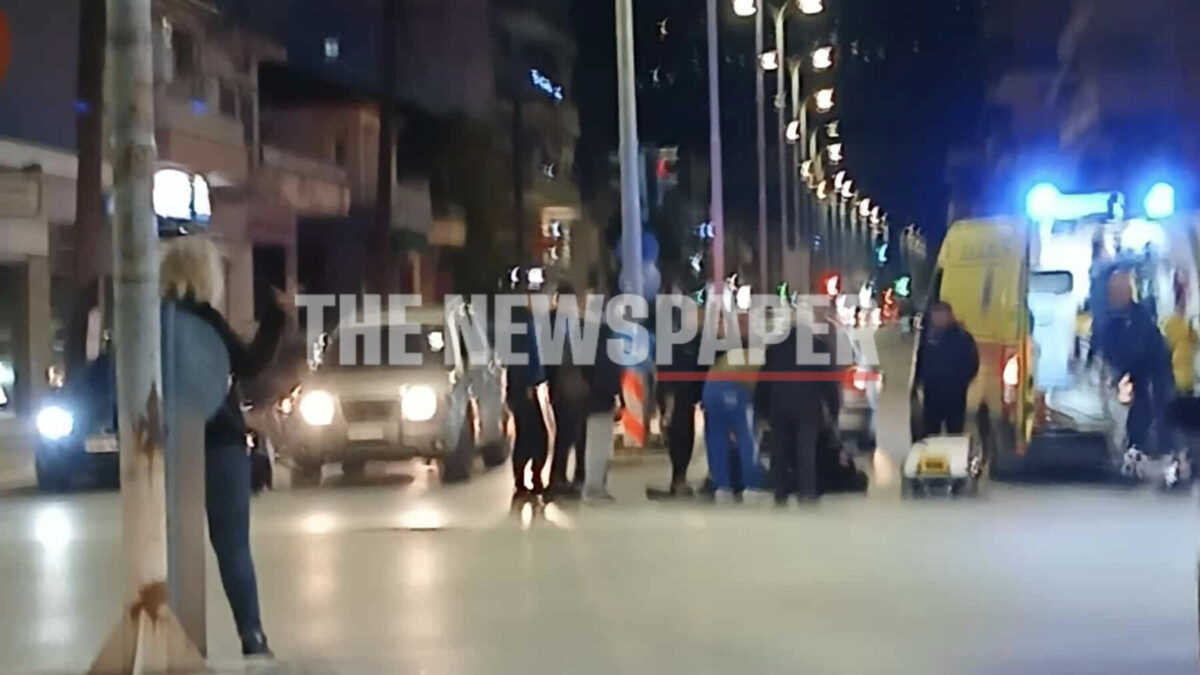 Πανικός στη μέση του δρόμου: Πεζός παρασύρθηκε από αυτοκίνητο στον Βόλο – Στο σημείο ασθενοφόρο του ΕΚΑΒ (φωτό)