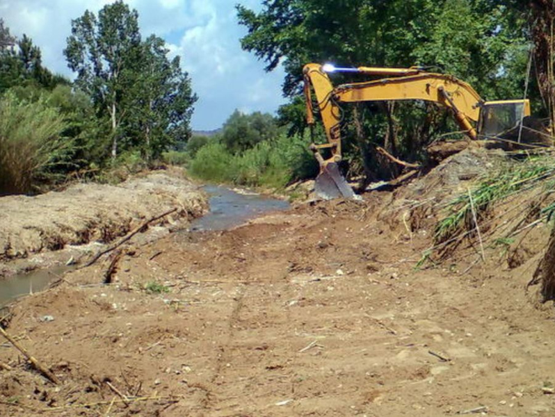 Νέα αντιπλημμυρικά έργα σε ρέματα των Δήμων Αμφίκλειας – Ελάτειας, Καμένων Βούρλων και Λοκρών