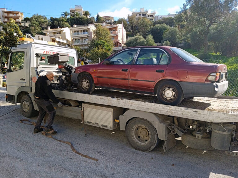 Δήμος Καβάλας: Εκτός δρόμου ακόμα επτά εγκαταλελειμμένα οχήματα